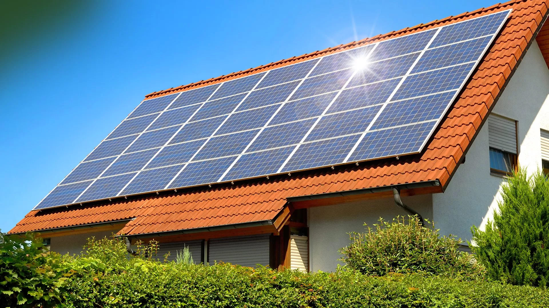 Přemýšlíte o tom, jak ušetřit za energie? Fotovoltaická elektrárna (FVE) je jasná volba!